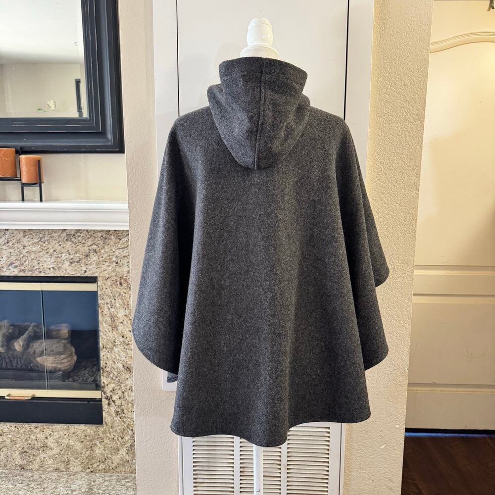 Vintage Fidelity by Gerald & Stewart Wool Toggle Cape Poncho Gray Size OS USA - Picture 3 of 7